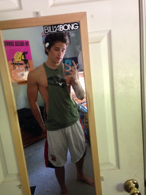 condommodel:  I think my friend cut my sleeves a little too much