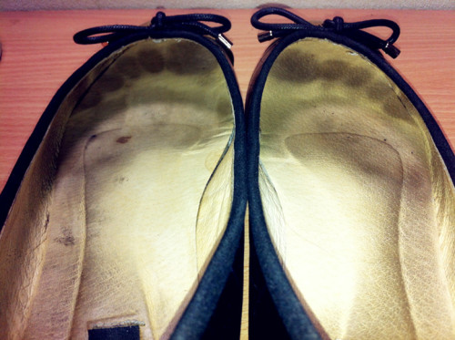 I love the dried up sweaty smell of well worn flats and the feet that come out of them.