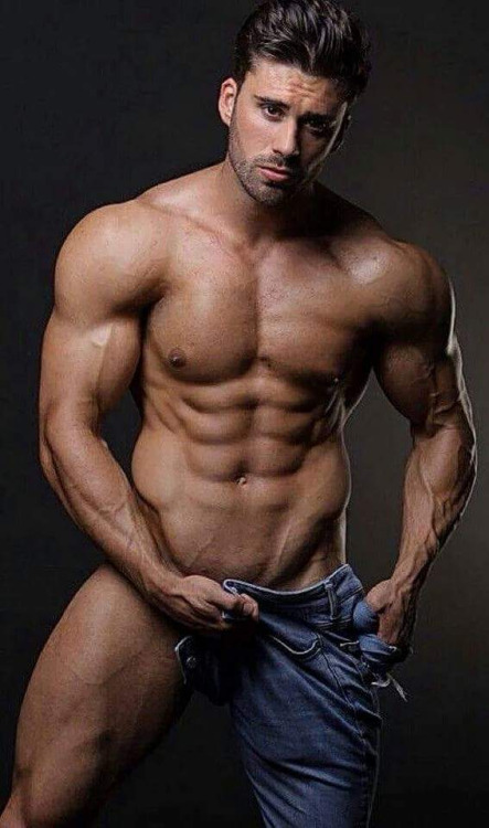 HOT MUSCLE BOYS