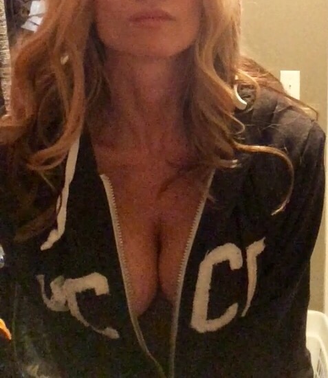cjs-wife:  Multiple people have asked if that’s me in my avatar. Yes it is!! And here are other pics taken that day. #KCCO