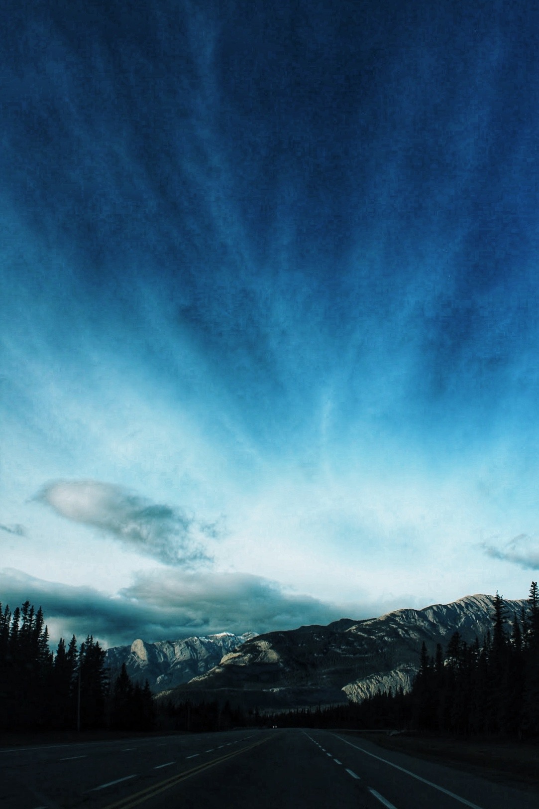 avenuesofinspiration:  @Mammothstock