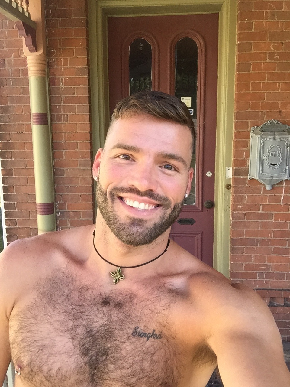 magnispenis:  Love that smile.