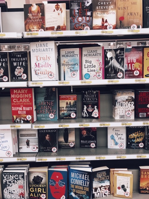 missdarcy87:Went book browsing today at my local library & Target