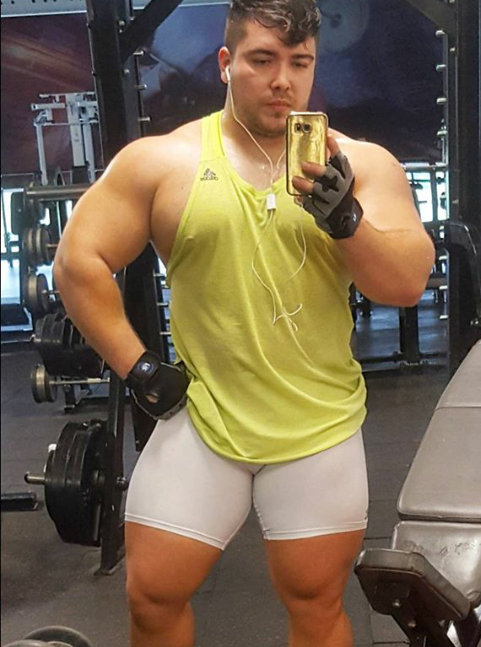 girthangusjae:  beefywhitemenass: adictoalosculones:  Deliciosas nalgototototas de
