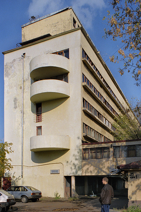 Narkomfin community housing, Moscow, Moisei Ginsburg/Ignati Milinis, 1928-32.  Photographed in 