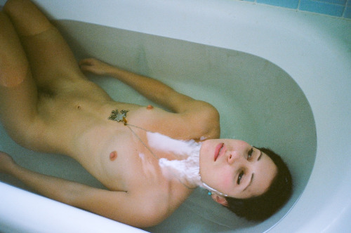 alveoliphotography:   Goodbye Garden Street. October, 2013.  Alexandra Blake x Alveoli Photography  Reblogging OK with all notes intact. 