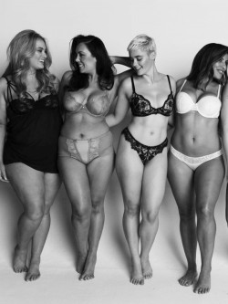 lead-the-fashion:  Plus-Size Models Just