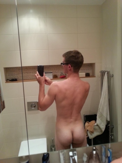 sprinkledpeen:  Horned up nerd