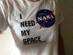 burn0uttt:   attuition:  I’m always a slut for space   omfg  