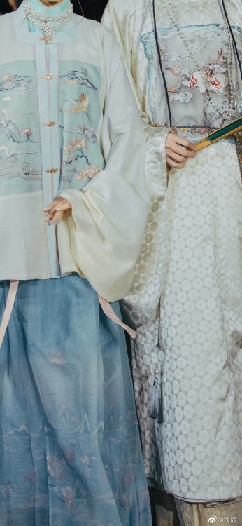 Traditional Chinese hanfu on the runway.