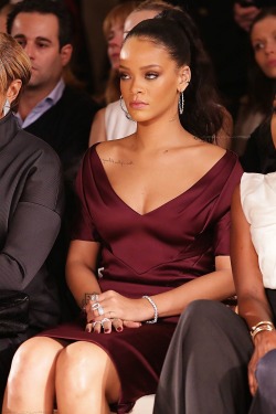 arielcalypso:Rihanna attending “Zac Posen” Fashion Show in New York. (16th February 2015) 