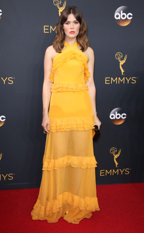Mandy Moore looking FIERCE in Prabal Gurung on the Emmys red carpet!