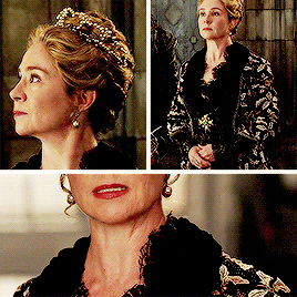leroichevalier:→  Catherine de Medici + wardrobe in season 4 / season 3 / season 2 / seaso
