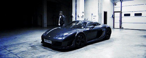 wowitztony:  topgearaddiction:  Getting their cars psyched!  that mclaren and noble