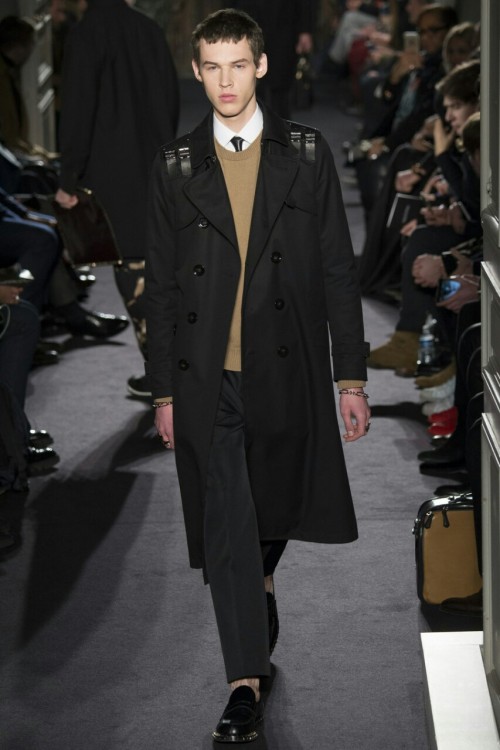 2016 #valentino #culturalappropriation #native @ndncoco