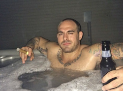 Cigarjon:  Mmmm Beer &Amp;Amp; Gar In Bath. 