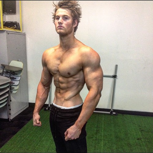 beautifulyoungmuscle:  the growth of Carlton Loth (and my crotch region, after looking at these new pics!) 