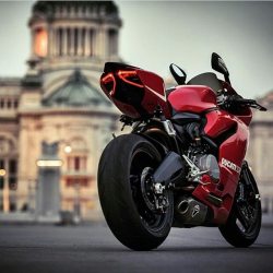 ducatiobsession:  Wow! 😍  #ducatilife