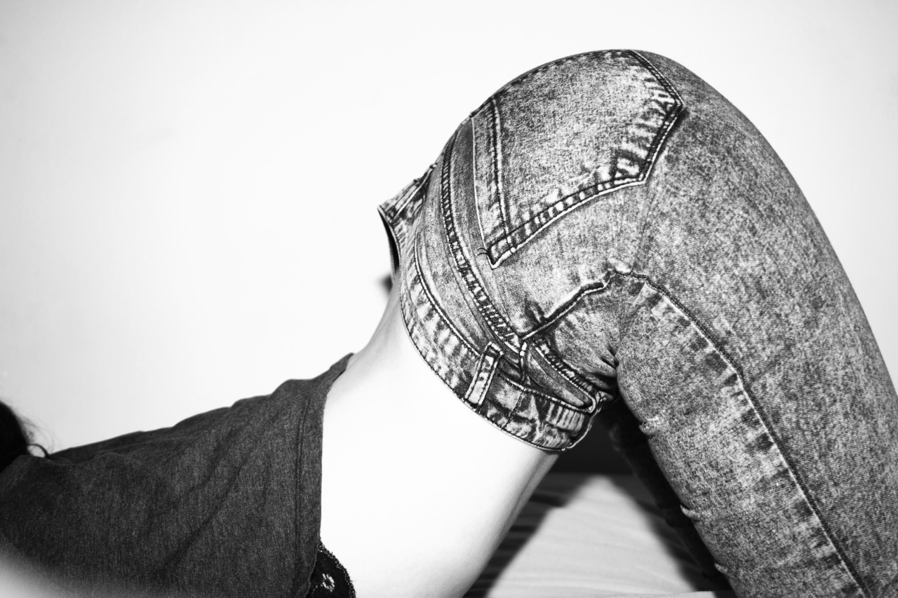 glamourtramp:  1 / photograph x sam sulam 2 / painting x john wesley 3 / self portrait