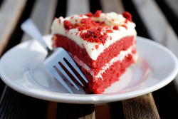 prettygirlfood:  Red Velvet Cake