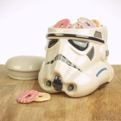 foodffs:  These Star Wars Cookie Jars are Beautiful! Really nice recipes. Every hour.