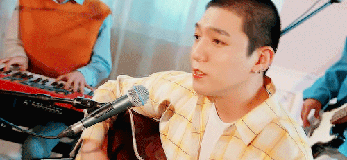 dowonpils:2019 EBS 로고송 “알려줘” - day6 version