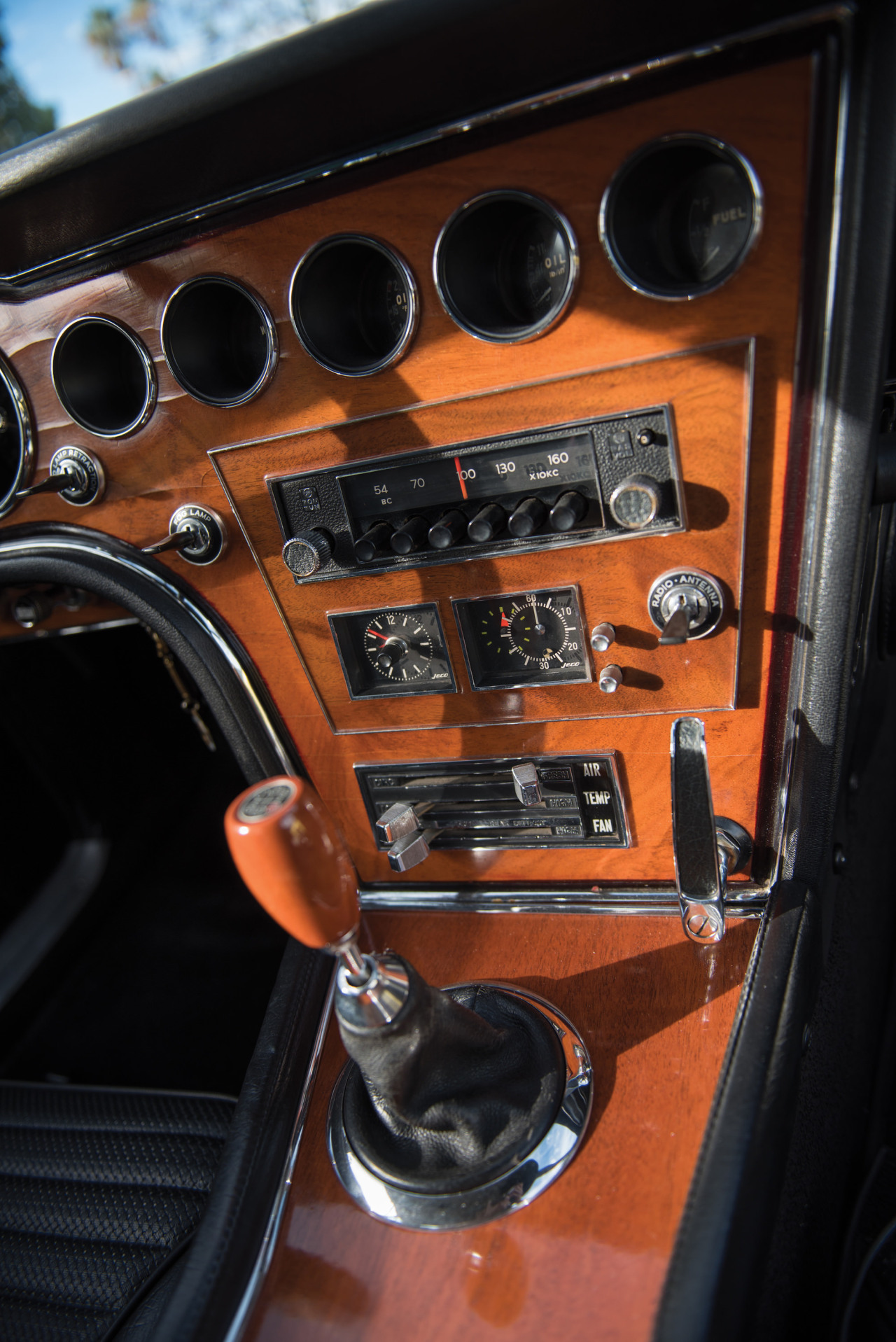 chromjuwelen:  1967 Toyota 2000GT. Via @silodrome. 