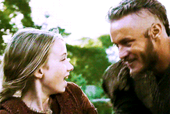 canadiansands:  Vikings Meme: Four Relationships [¾]  Ragnar and his kids  