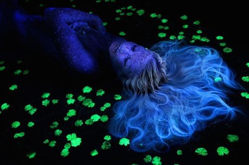 wordsnquotes:culturenlifestyle:Stunning Black Light Bodyscapes by John PoppletonAmerican photographe