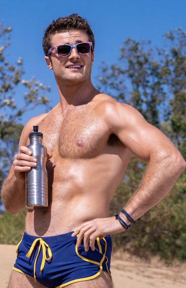 hotmal3celebrities:  Beau Mirchoff - Now Apocalypse 