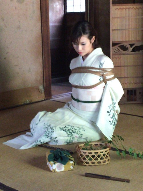 justscreenshots:Shibari Ren YagamiModel Honoka Takigawa