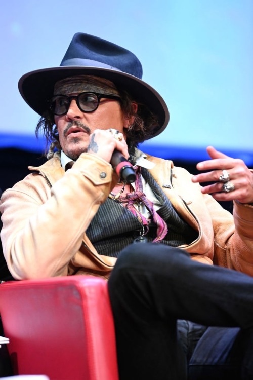 Johnny Depp on October 17 at the Puffins press conference at the 19th edition of “Alice nella 