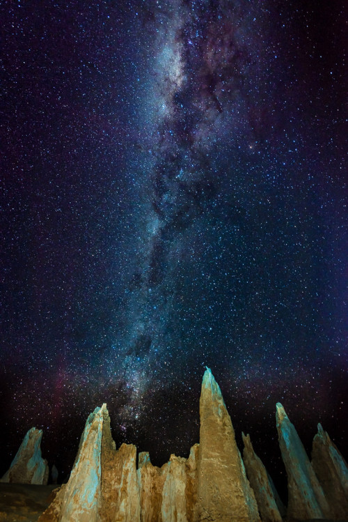 earthandanimals:   Milkyway over Pinnacles by Jan Abadschieff     