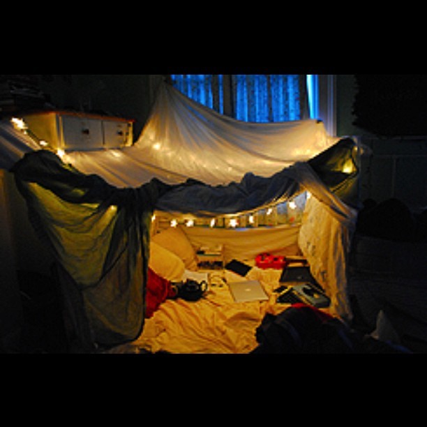 Cozy weekends should be spent like this with a fine young man. ⛺ #tents #forts