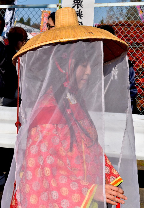 Japanese Lady Traveller of the Past at Oguri Hangan Samurai Festivalwww.youtube.com/watch?v=