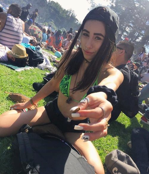 weedporndaily: It’s not peer pressure, it’s just your hit ❤️� @potpocahontass
