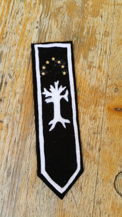 bylislbr: Bookmark Workshop - this weekend I held a workshop at the @germantolksoc Tolkien Thing and