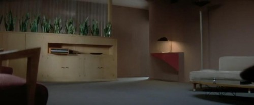 eyetorch:“we’ve met before, haven’t we?”lost highway (1997) + house interiors // ᴅɪʀ. ᴅᴀᴠɪᴅ ʟʏɴᴄʜ(increase brightness for better quality!)