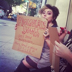 Aristosachaeon:queenfattyoftherollpalace: Mydarlingdeers:  Ghasedeh:  Homeless Youth