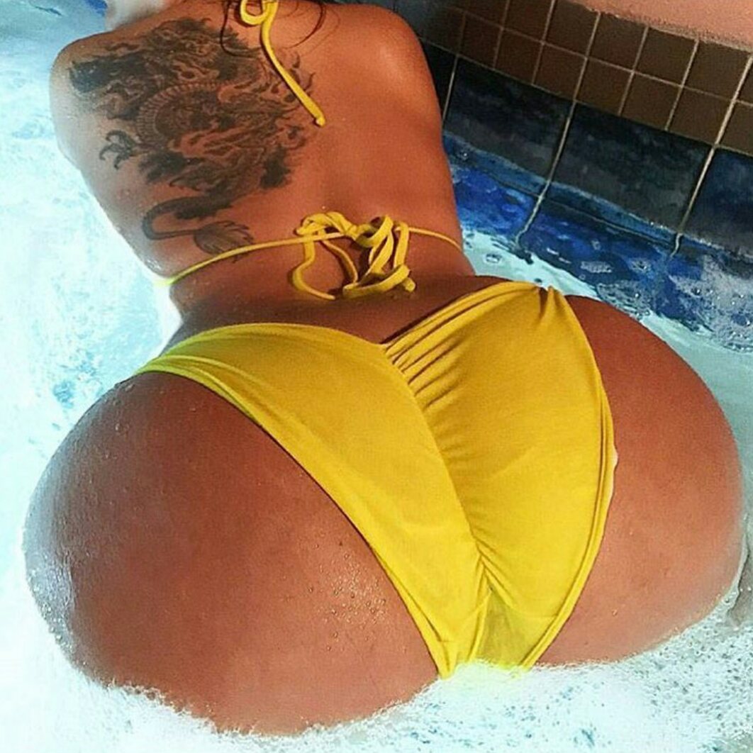 kiaramemesnmore:  And that’s Thicky Thick Thursdays!!  🍑👅😈👌 