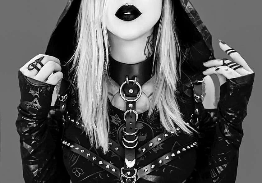 so-goth:  ✝ GOTHIC BLOG ✝