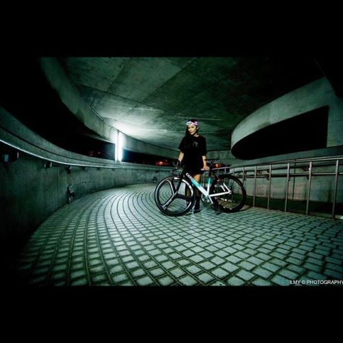 ifuckinlovefixedgearbikes: 一台Fixedgear不管價錢多少， 重點是帶給你的價值有多少！ 帶你去旅遊其實不會累， 是種在別的城市可以騎自己的車好放鬆！ 喜歡一起迷路的感覺