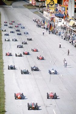 itsbrucemclaren:  Italian GP Monza Start 1961