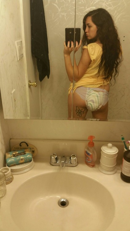 sexycock05:  diapergirljade: diapers. . enough said?  Gorgeous 