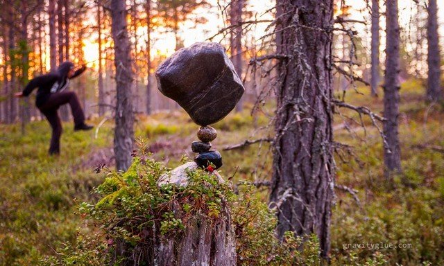 digitalexrth:    LAND ART BY GRAB MICHAEL     Pillaged talent.