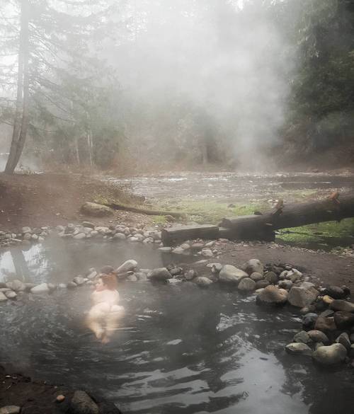 londonandrews: McCredie Hot Springs. You know the saying in Oregon… “Get nude or you are being rude!” - Quite difficult getting to the springs this time of year. Crossing an ice covered log over a raging river or walking through glacial run-off.