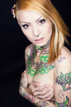 tattooedwomenarebeautiful:  Model: Vicky