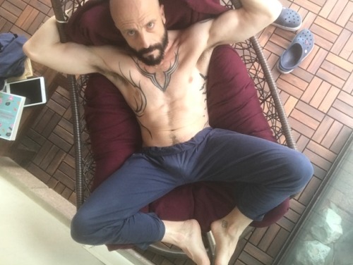 stumpjumper888:  Reblog me…