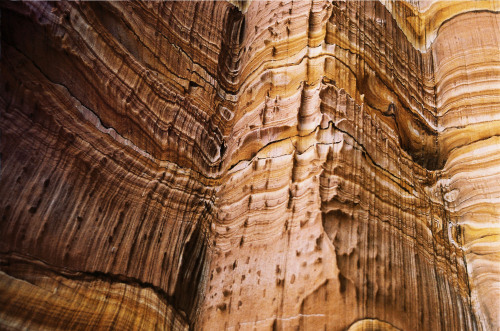 Pastel terracotta rocks