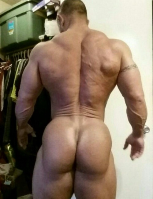 Porn Pics That muscle ass.